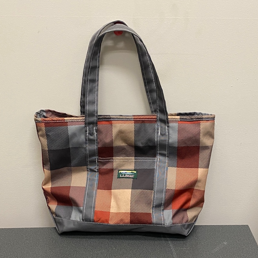 Lightweight tote